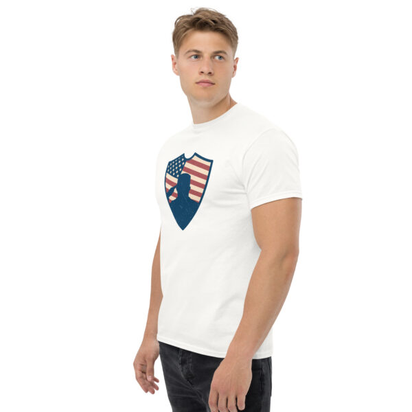 Saluting Soldier Flag T-Shirt - Image 3